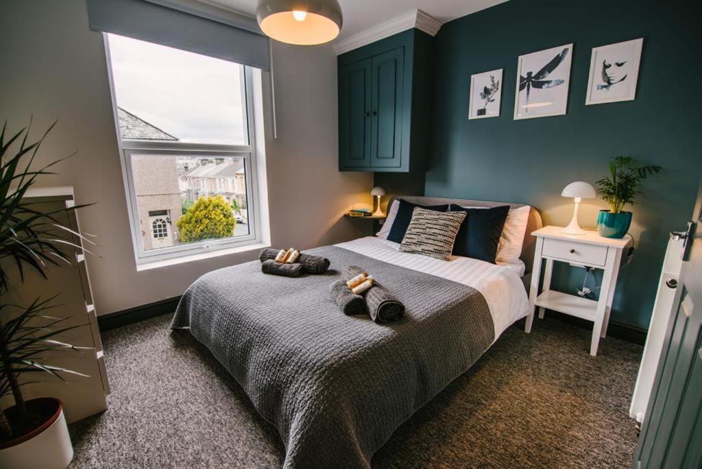 Quiet Location - 3 Bedroom Family House With 3 Shower Room - 2 Parking Spaces Plymouth Exterior foto